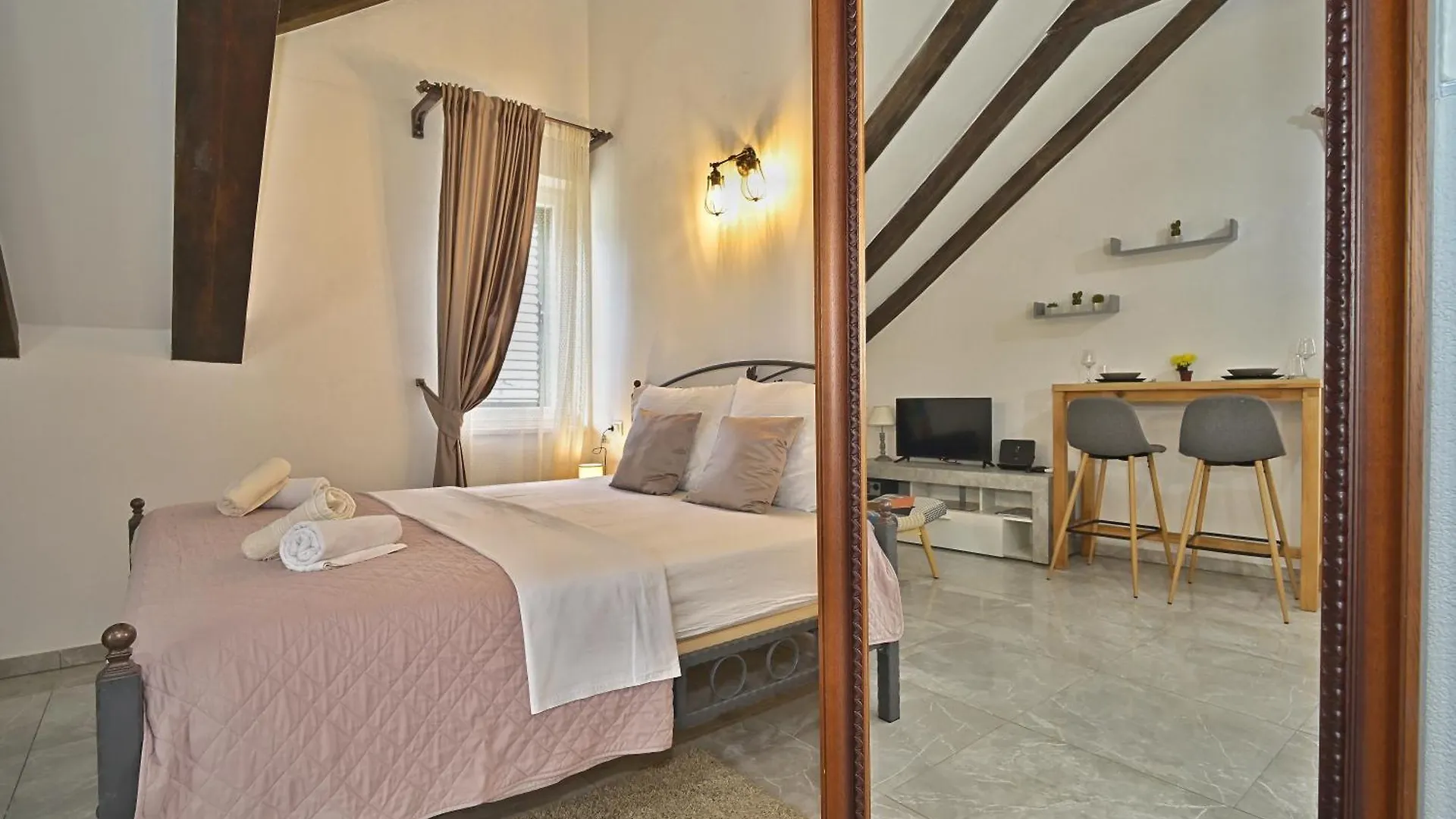 Apartment Briscola & Tressette Studios Split Croatia